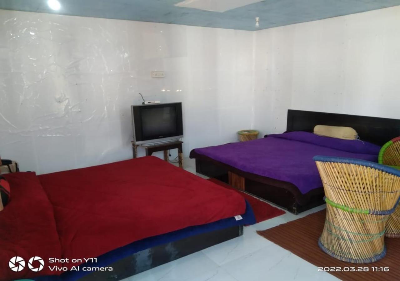 Silver Dew Resorts And Restaurant Dhanaulti Exteriör bild
