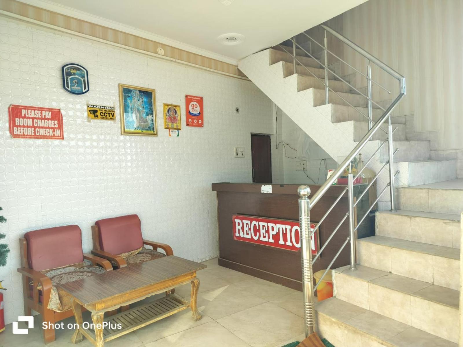 Silver Dew Resorts And Restaurant Dhanaulti Exteriör bild