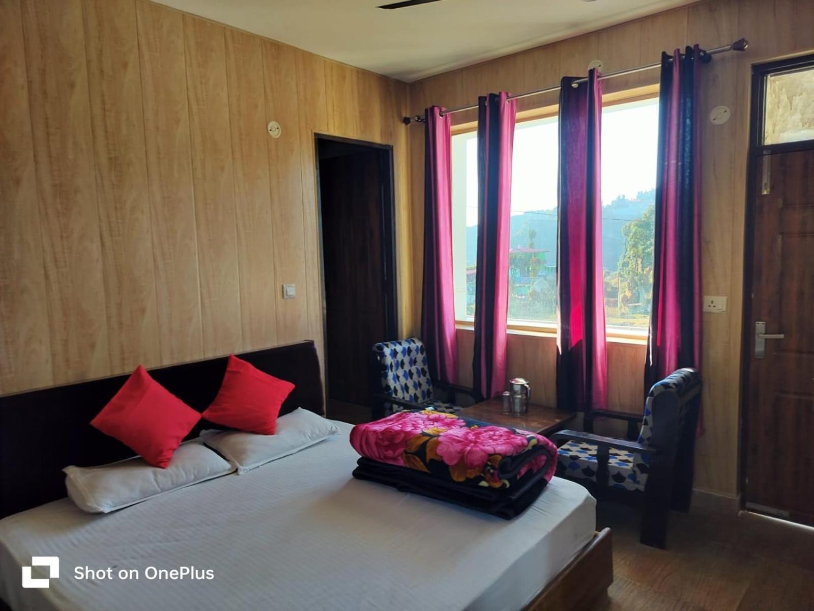 Silver Dew Resorts And Restaurant Dhanaulti Exteriör bild