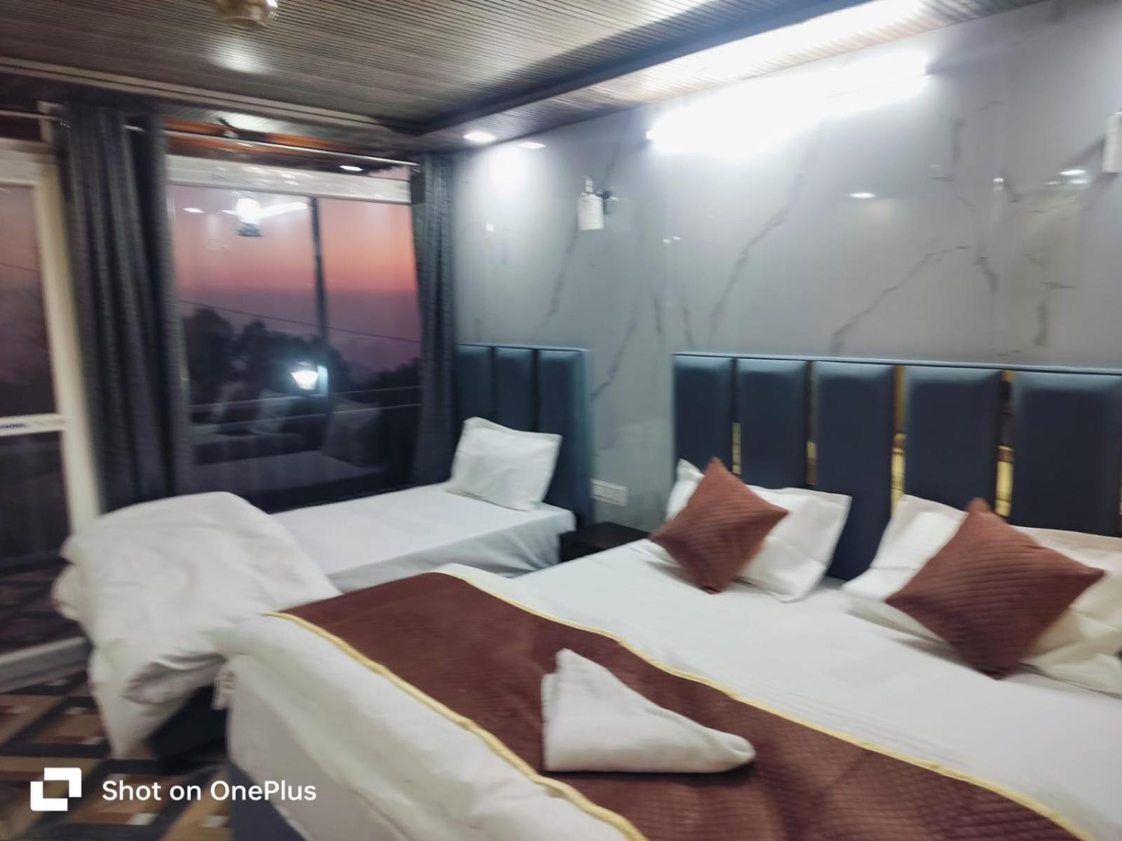 Silver Dew Resorts And Restaurant Dhanaulti Exteriör bild