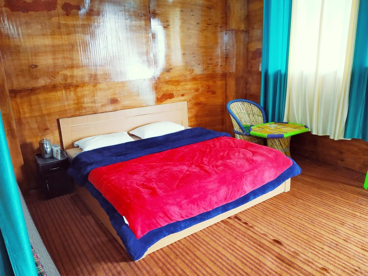 Silver Dew Resorts And Restaurant Dhanaulti Exteriör bild