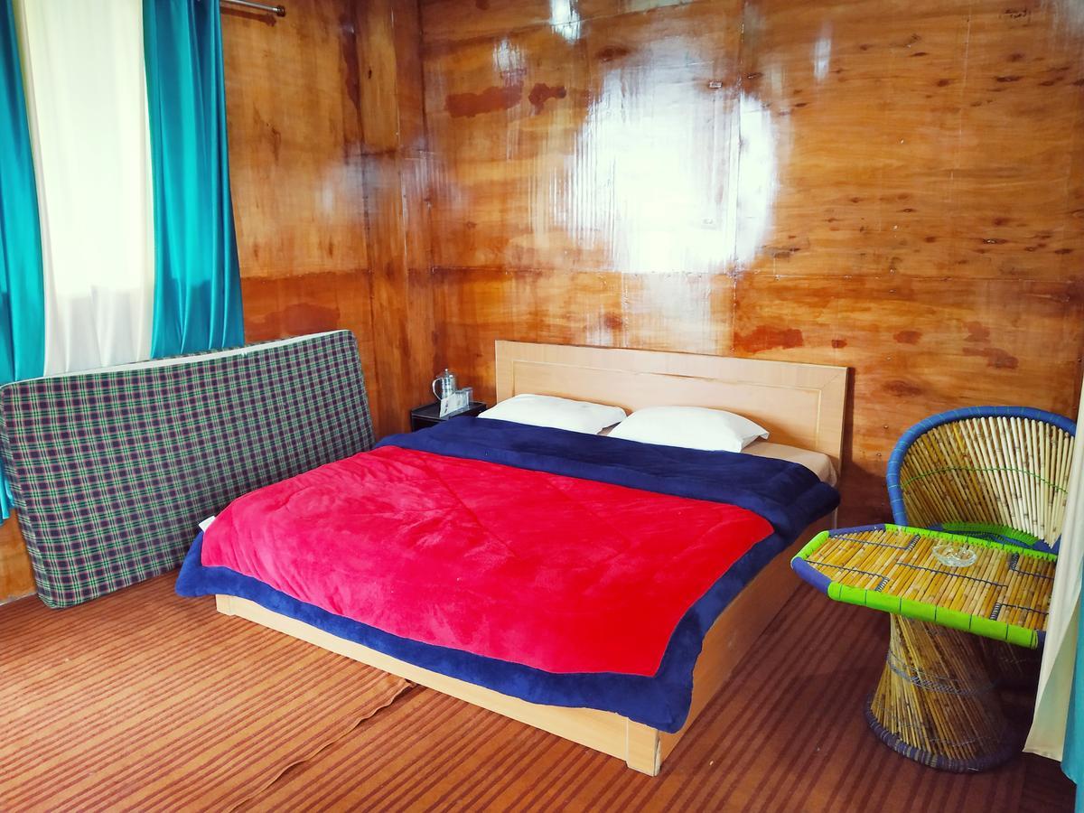Silver Dew Resorts And Restaurant Dhanaulti Exteriör bild