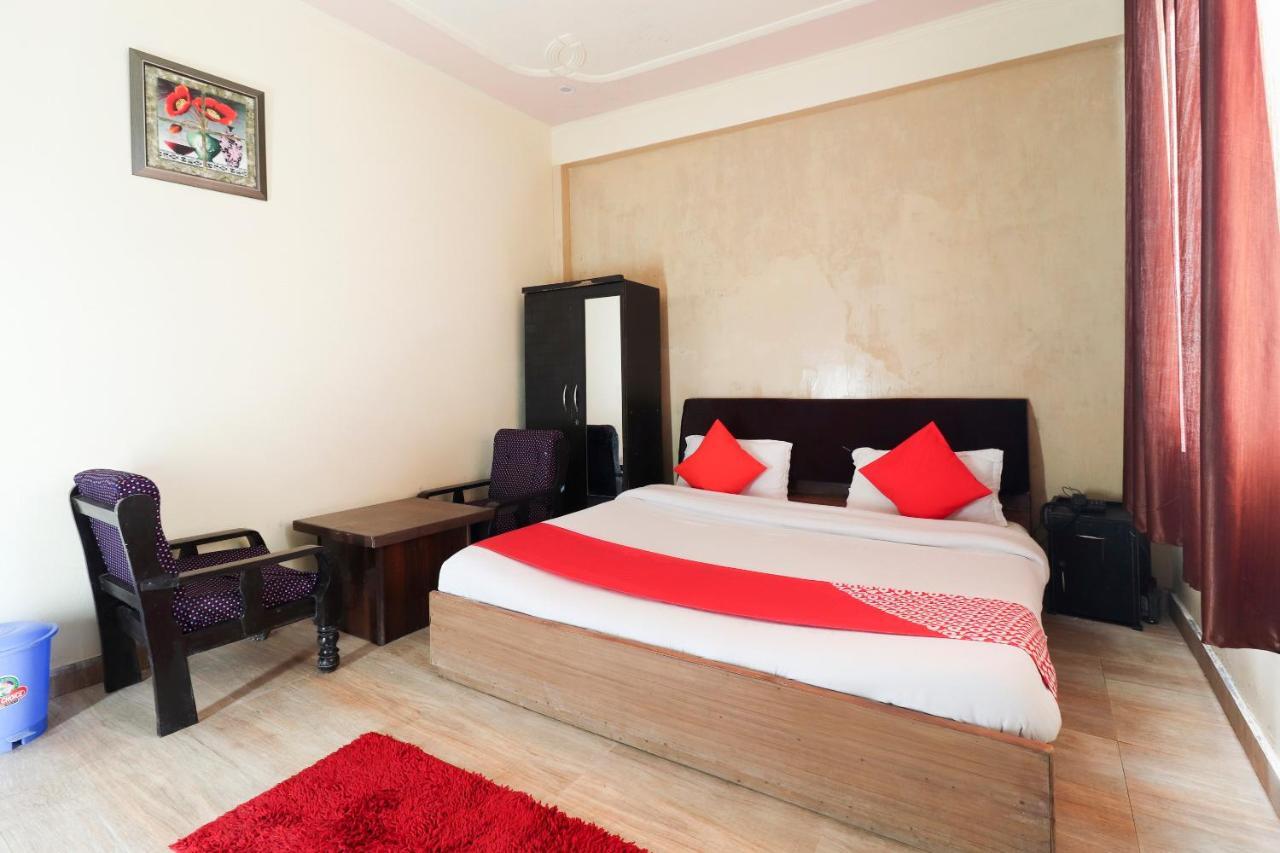 Silver Dew Resorts And Restaurant Dhanaulti Exteriör bild