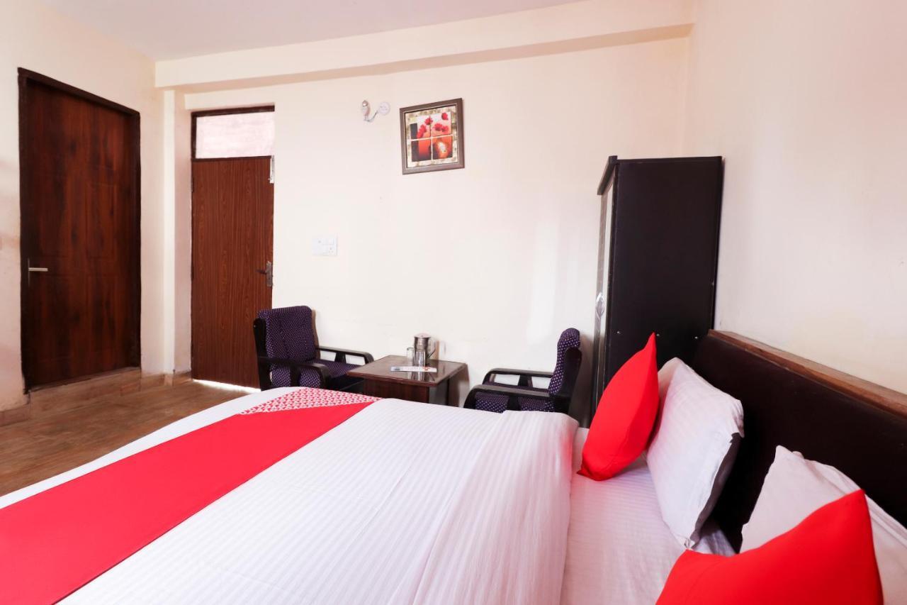 Silver Dew Resorts And Restaurant Dhanaulti Exteriör bild